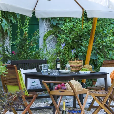 In With Garden Bbq *