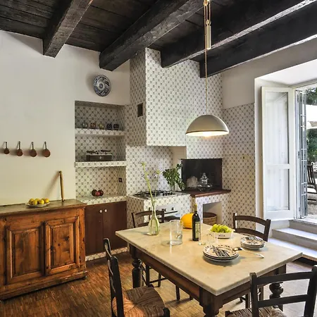 Vakantiehuis In With Garden Bbq